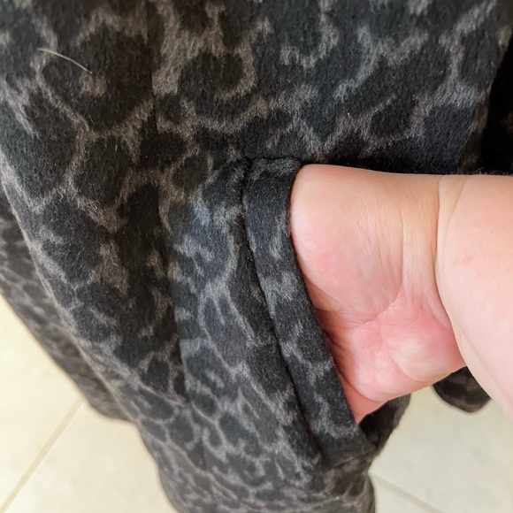 Black and gray leopard print coat,can from another posher but I never wore it - Picture 6 of 9